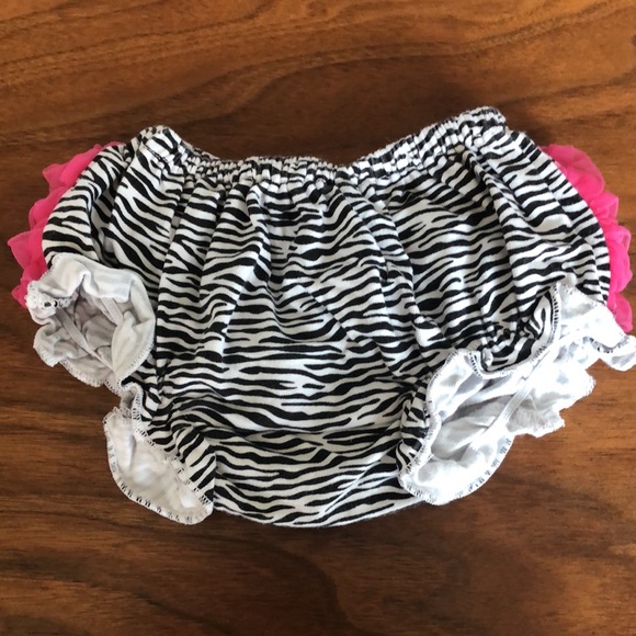 Zebra print and ruffle diaper cover - Picture 2 of 2